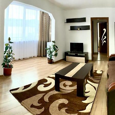 Cazare Apartament Orsova Apartment Ngoại thất bức ảnh