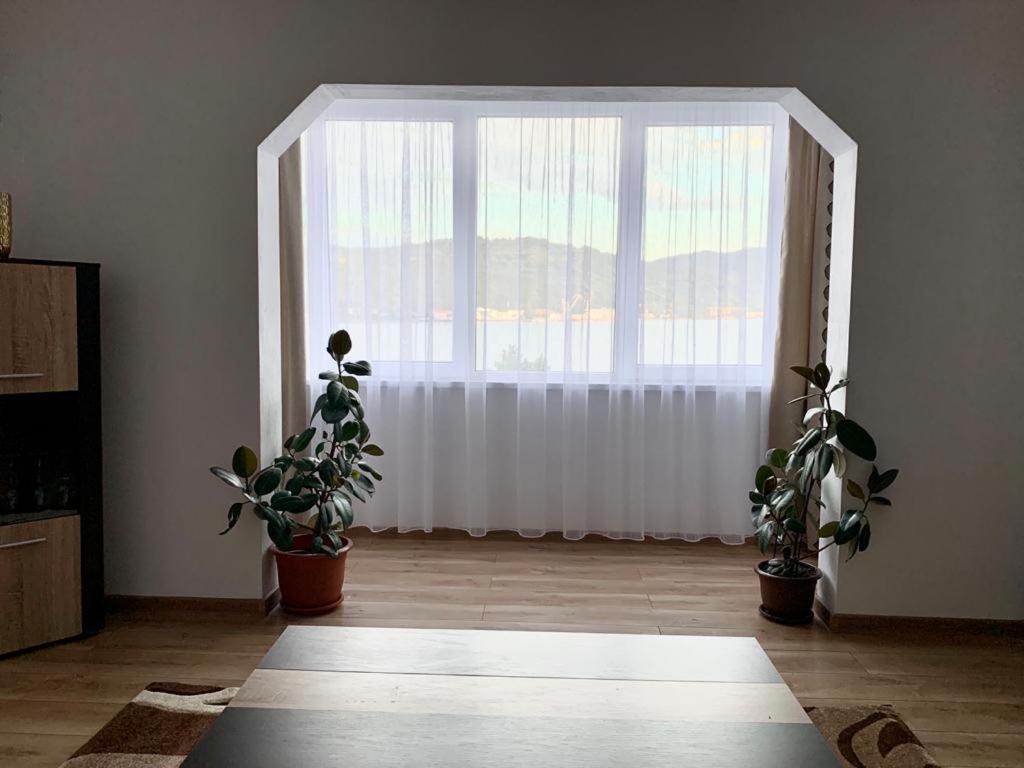 Cazare Apartament Orsova Apartment Ngoại thất bức ảnh