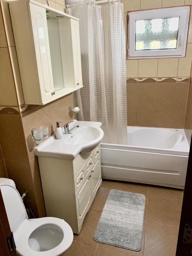 Cazare Apartament Orsova Apartment Ngoại thất bức ảnh