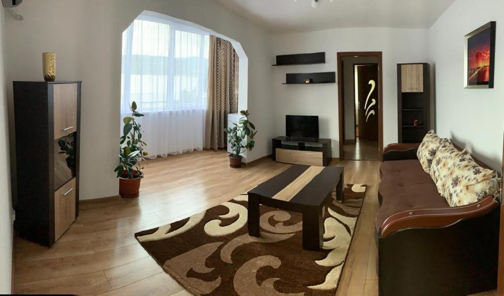Cazare Apartament Orsova Apartment Ngoại thất bức ảnh